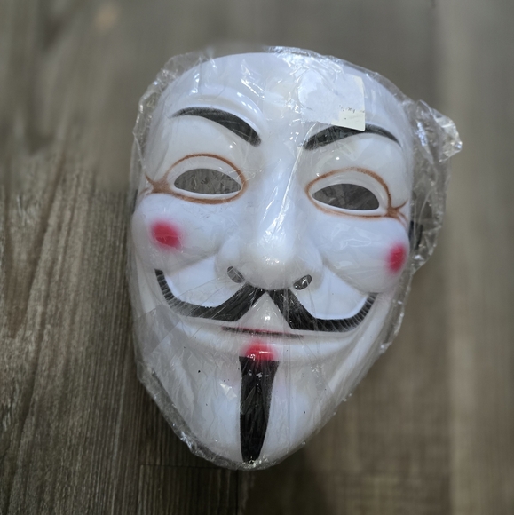 V for Vendetta set if 2 halloween mask 1 black 1 white New - Picture 3 of 5